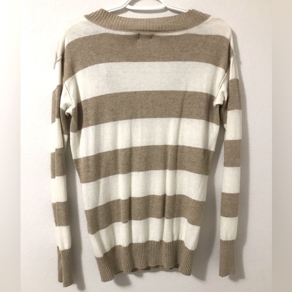 Mossimo Women’s Wool & Angora V-Neck Super Cozy Sweater - Picture 4 of 6